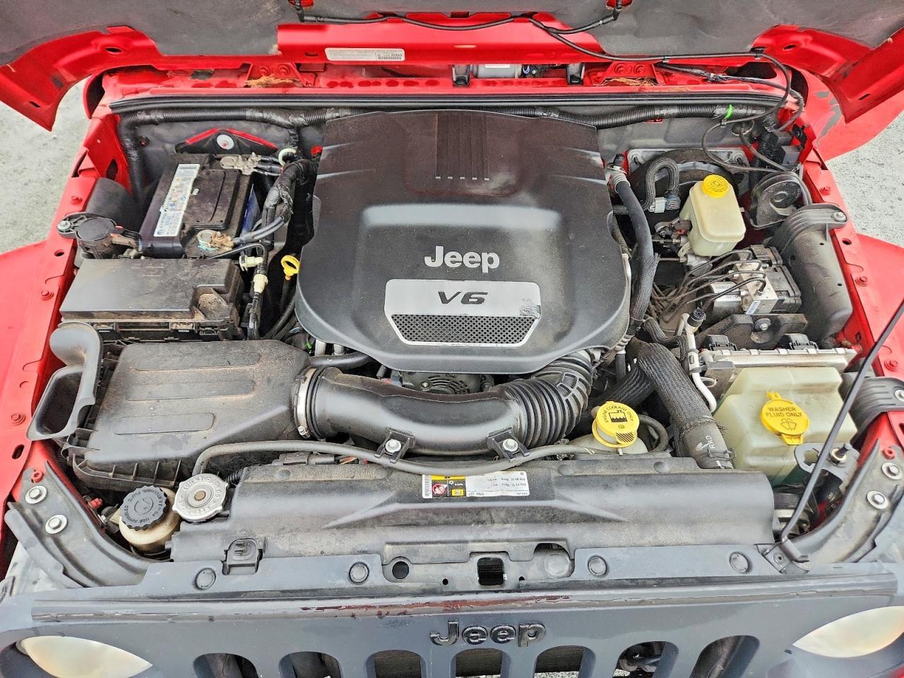 2014 JEEP WRANGLER UNLIMITED SAHARA — Фото 12 из 13