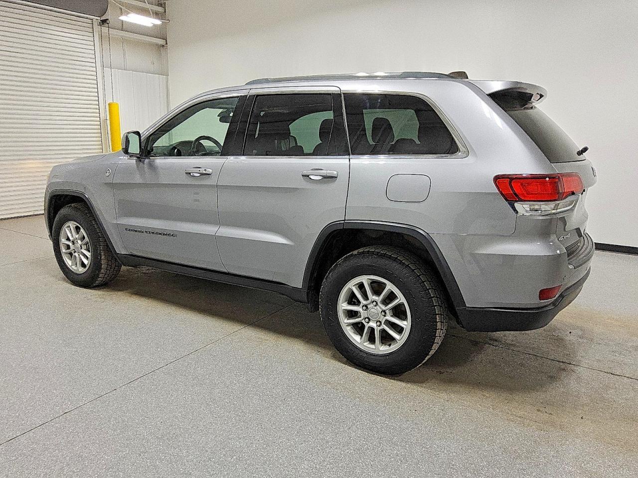 1C4RJFAG8LC163355 2020 JEEP GRAND CHEROKEE photo no. 2