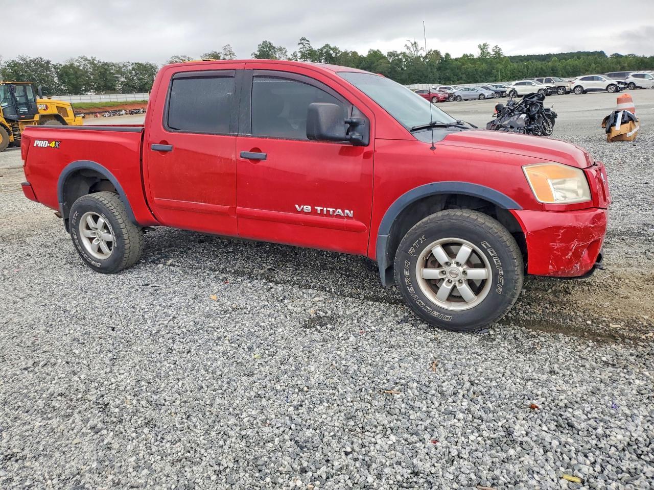 2012 NISSAN TITAN SV — Фото 4 из 12