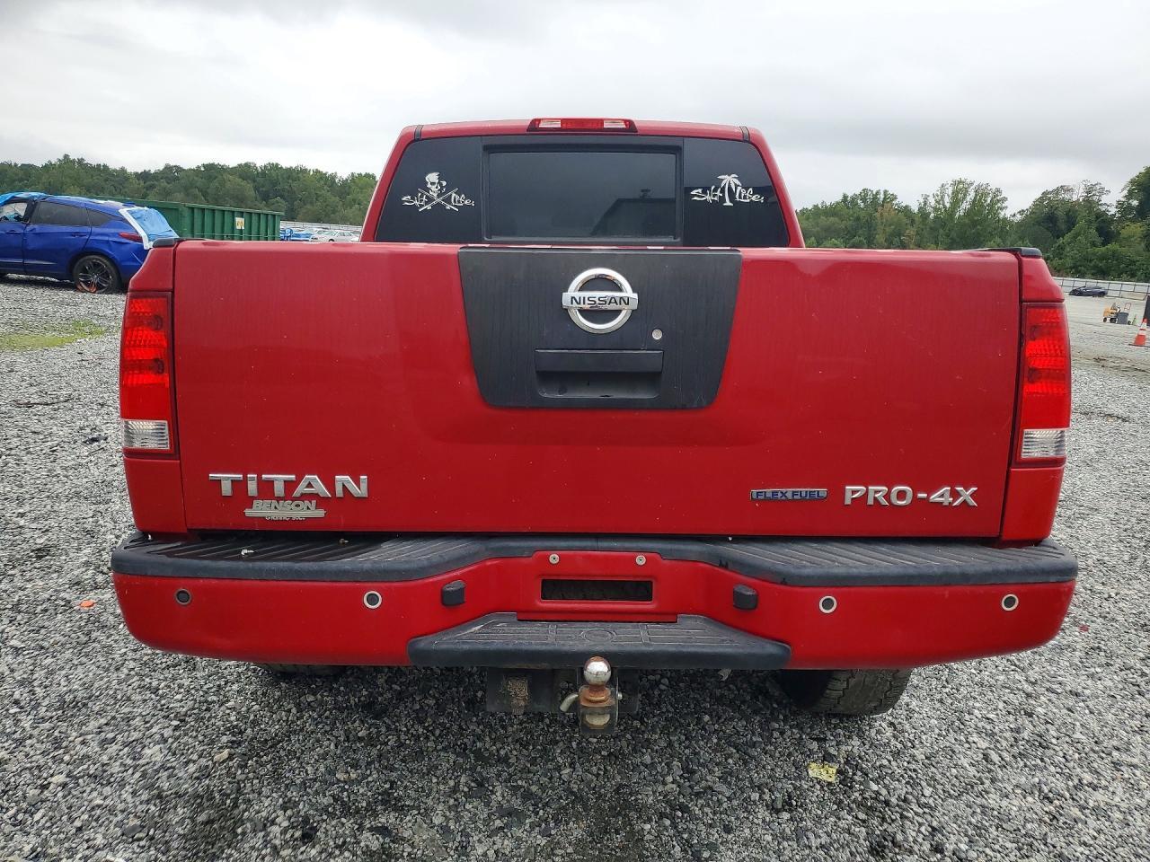 2012 NISSAN TITAN SV — Фото 6 из 12