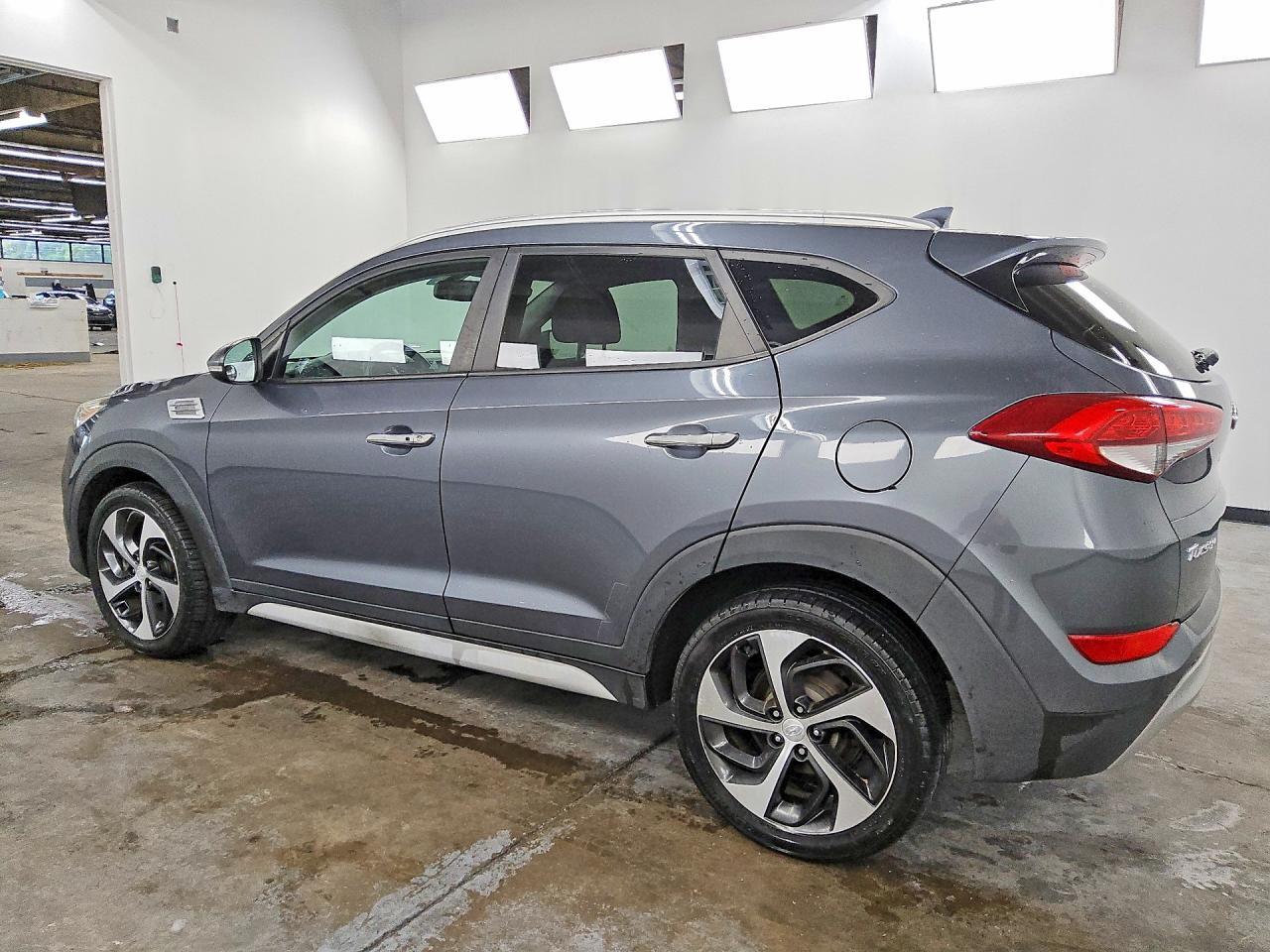 KM8J3CA26HU380717 2017 HYUNDAI TUCSON photo no. 2