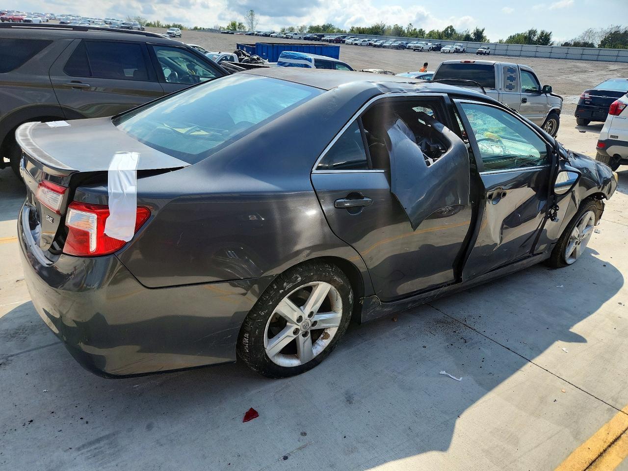 2012 TOYOTA CAMRY SE — Фото 3 из 12
