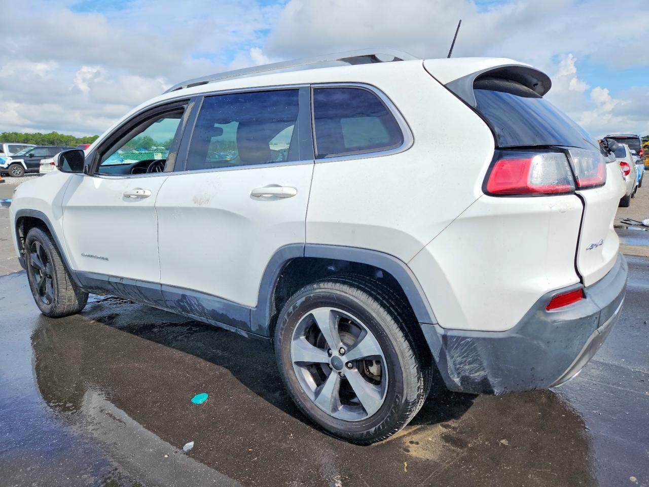 1C4PJMDX2KD412443 2019 JEEP CHEROKEE photo no. 2