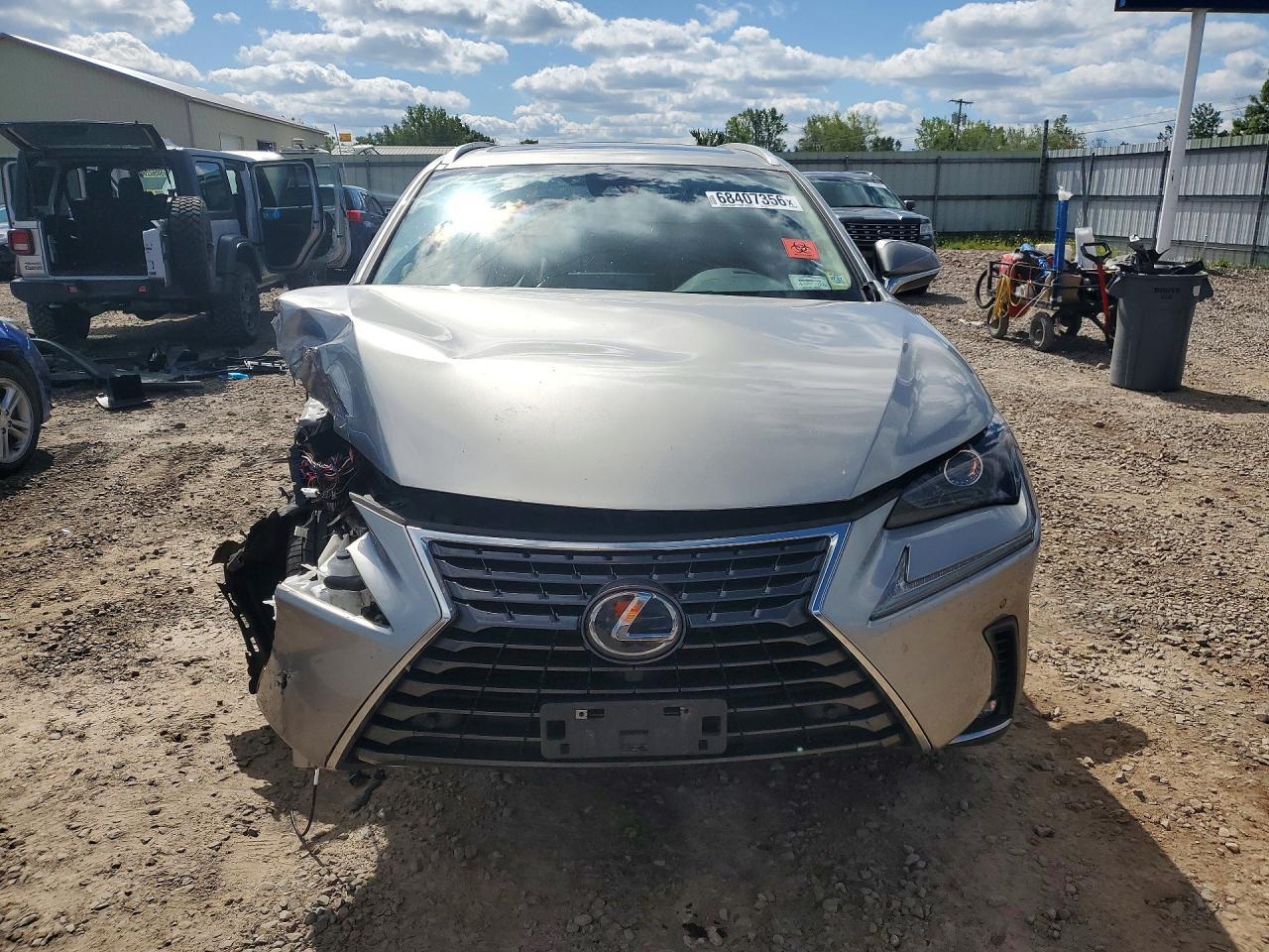 2021 LEXUS NX 300 BASE — Фото 5 из 13