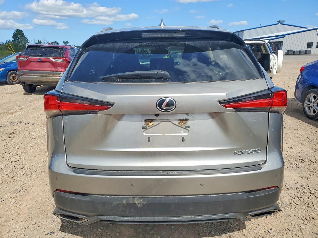 2021 LEXUS NX 300 BASE — Фото 6 из 13