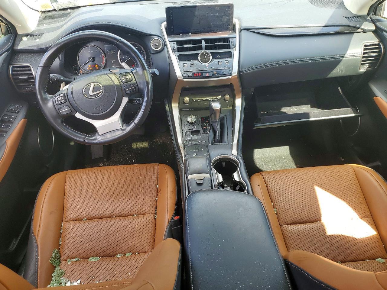 2021 LEXUS NX 300 BASE — Фото 8 из 13