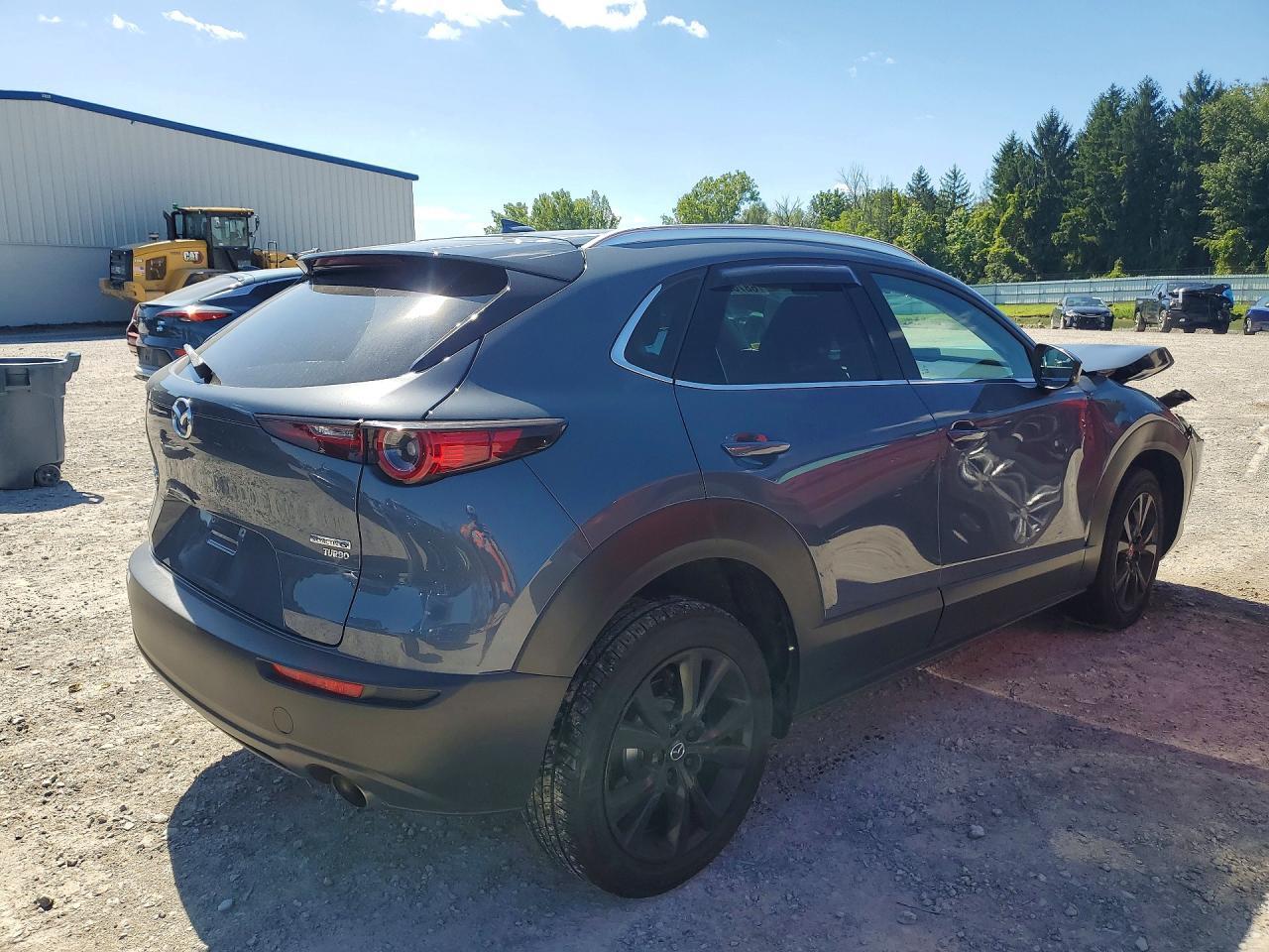 2021 MAZDA CX-30 PREMIUM — Фото 3 из 13