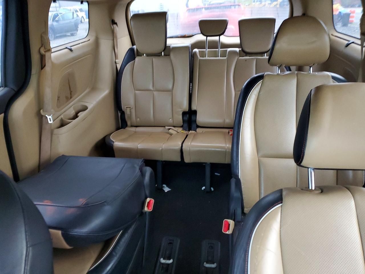 2017 KIA SEDONA LX — Фото 10 из 13