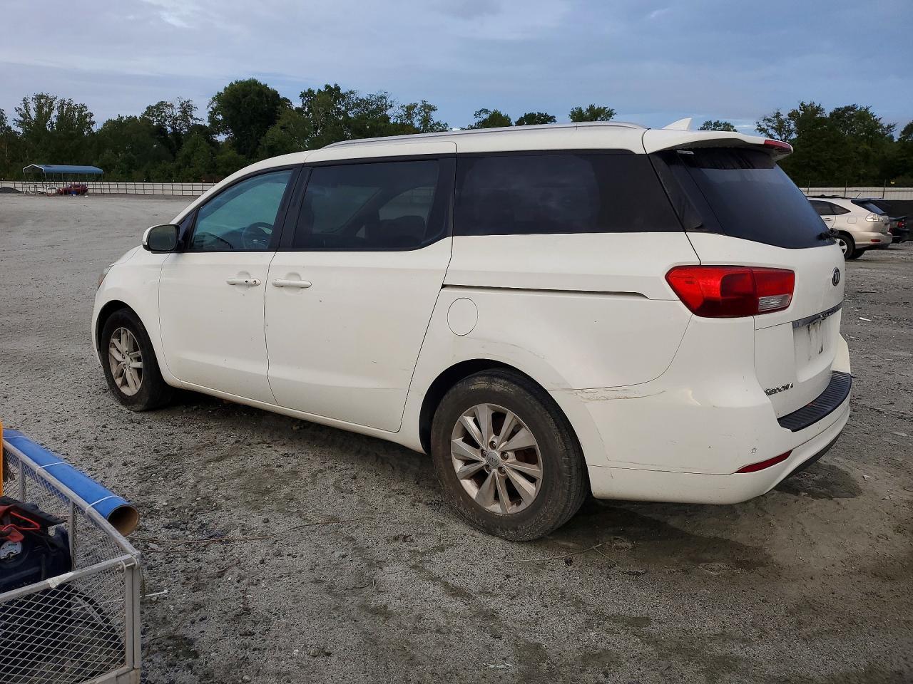 2017 KIA SEDONA LX — Фото 2 из 13