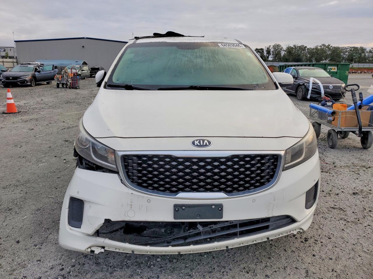 2017 KIA SEDONA LX — Фото 5 из 13