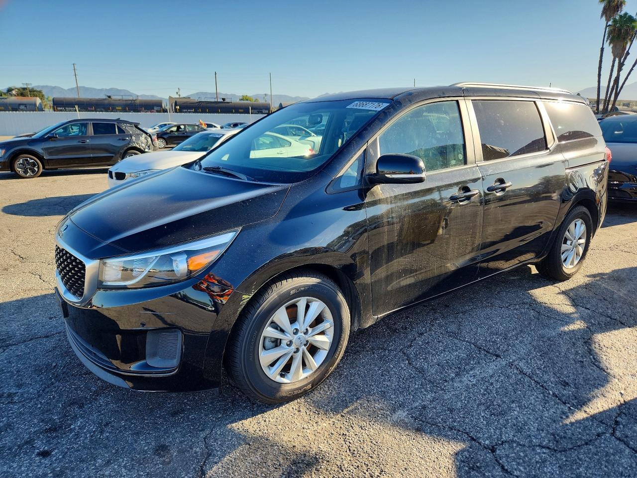 2017 KIA SEDONA KNDMB5C14H6233501