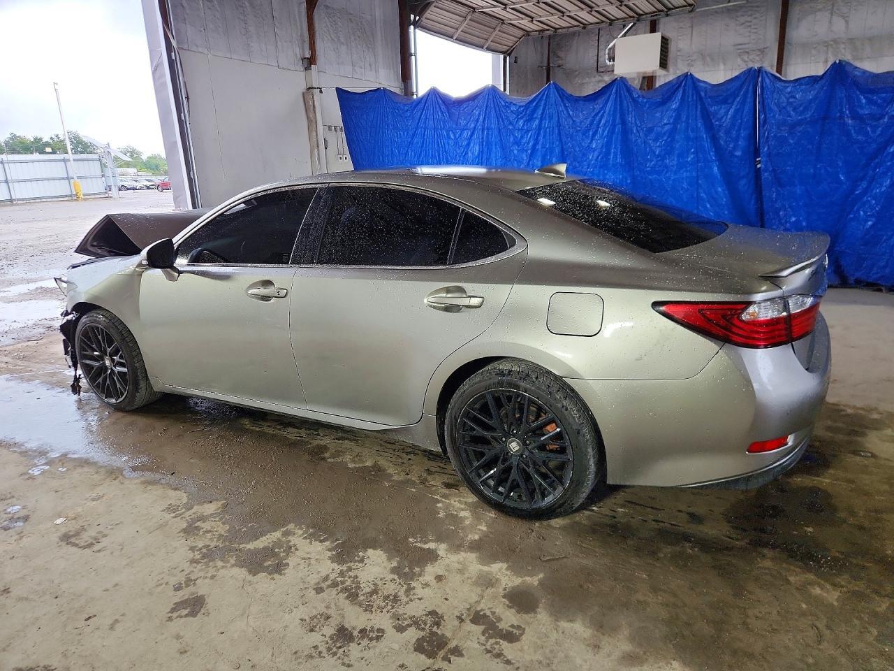 2015 LEXUS ES 350 — Фото 2 из 12