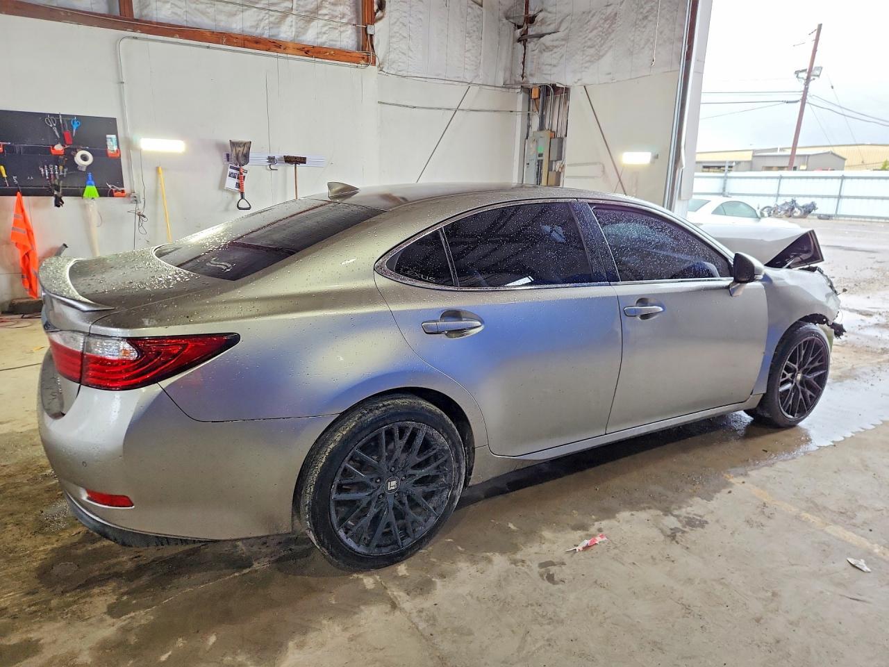 2015 LEXUS ES 350 — Фото 3 из 12