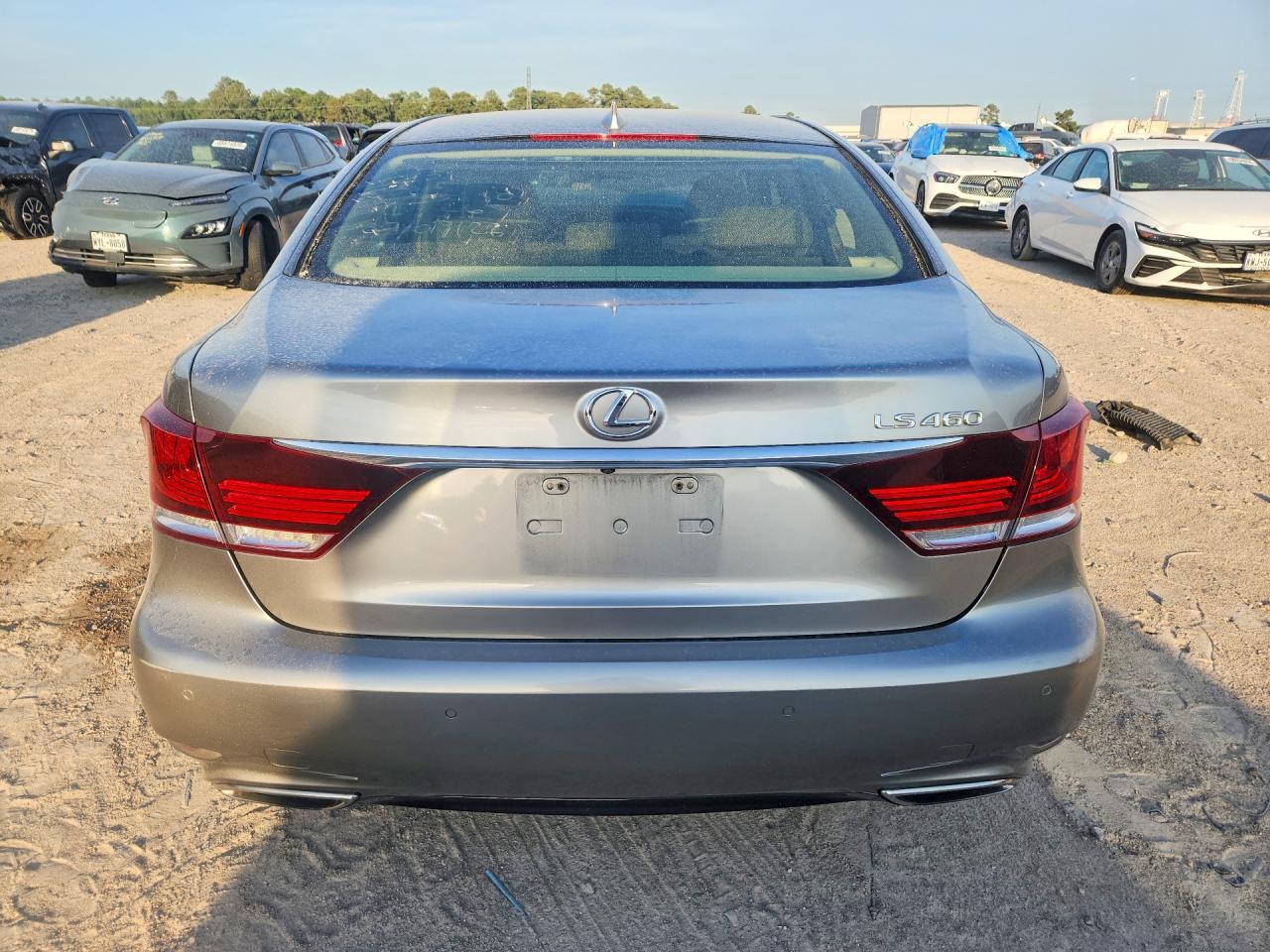 2017 LEXUS LS 460 — Фото 6 из 12