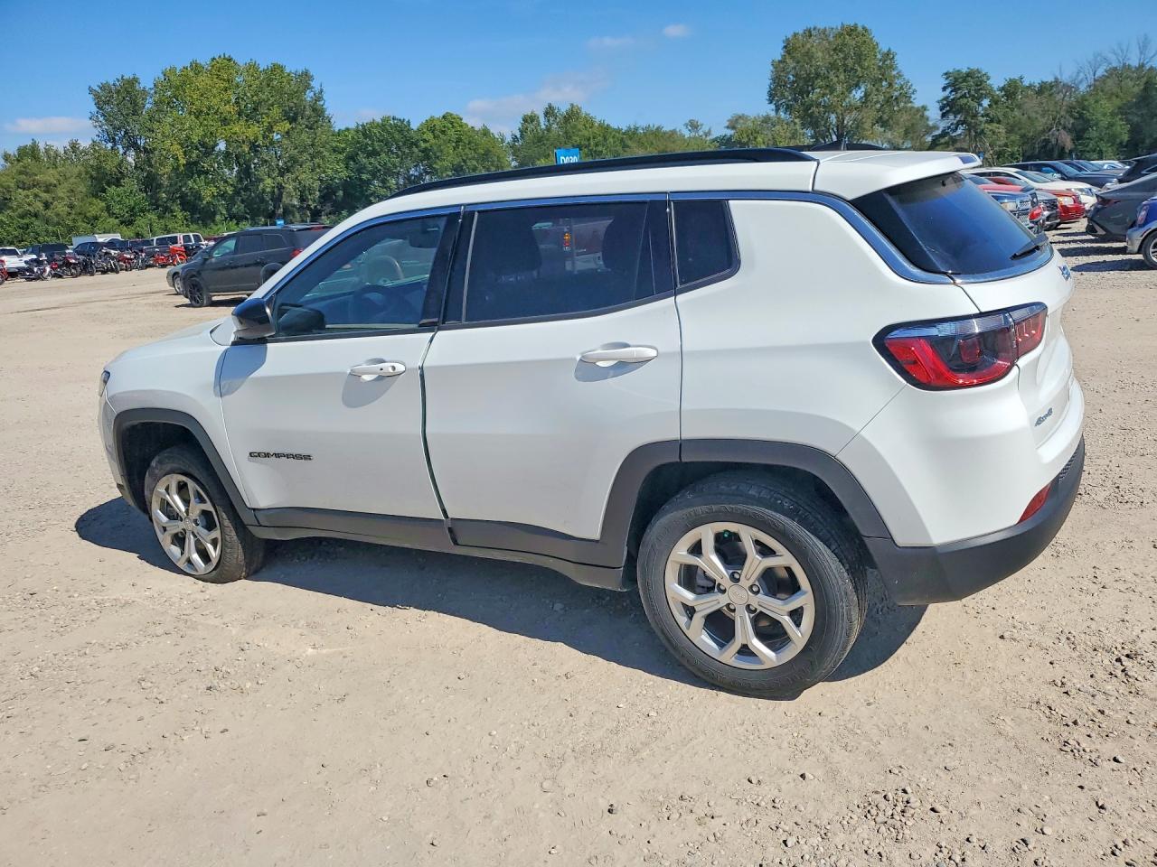3C4NJDBNXRT118107 2024 JEEP COMPASS photo no. 2