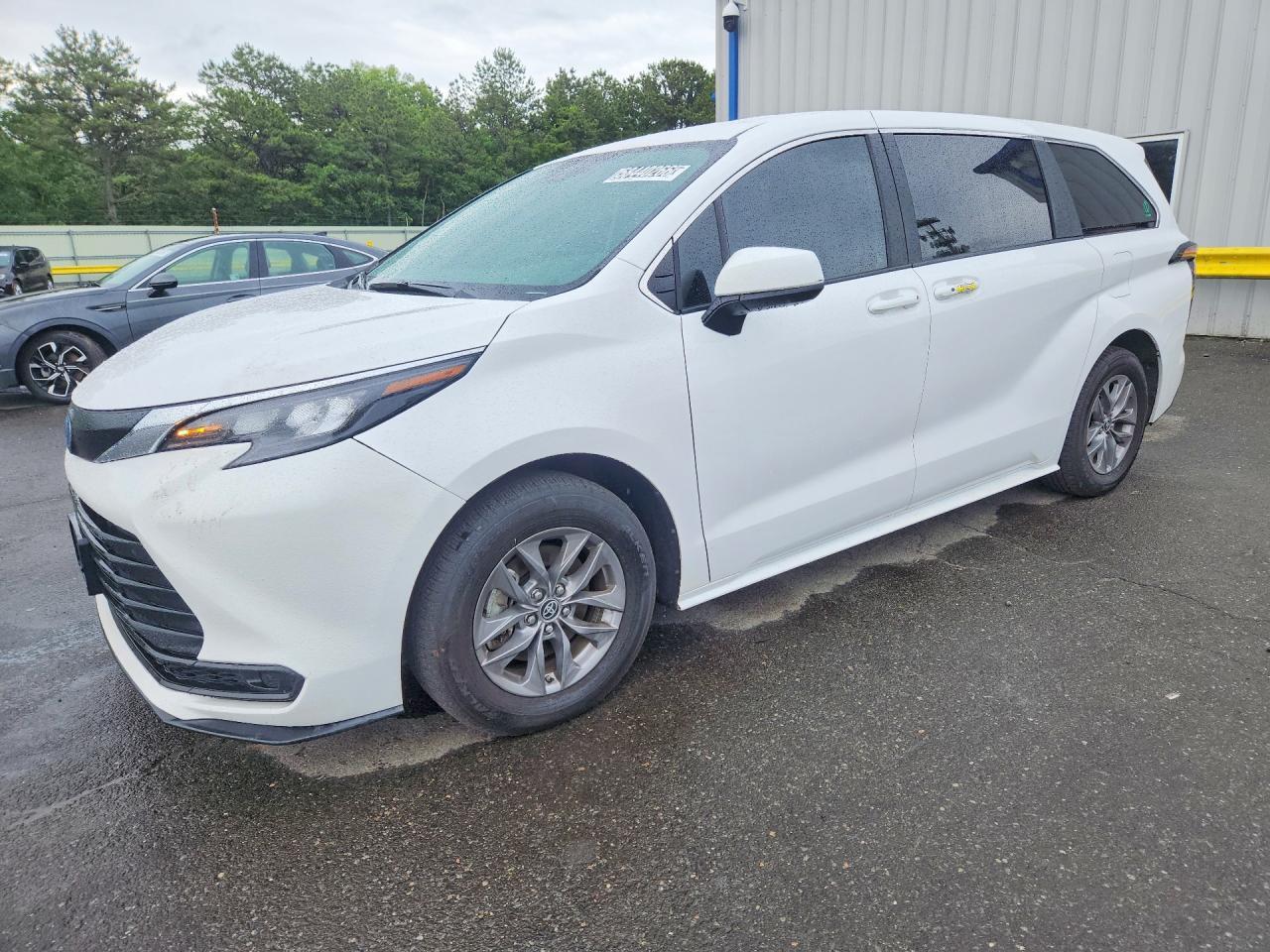 2025 TOYOTA SIENNA 5TDKSKFC8SS190159