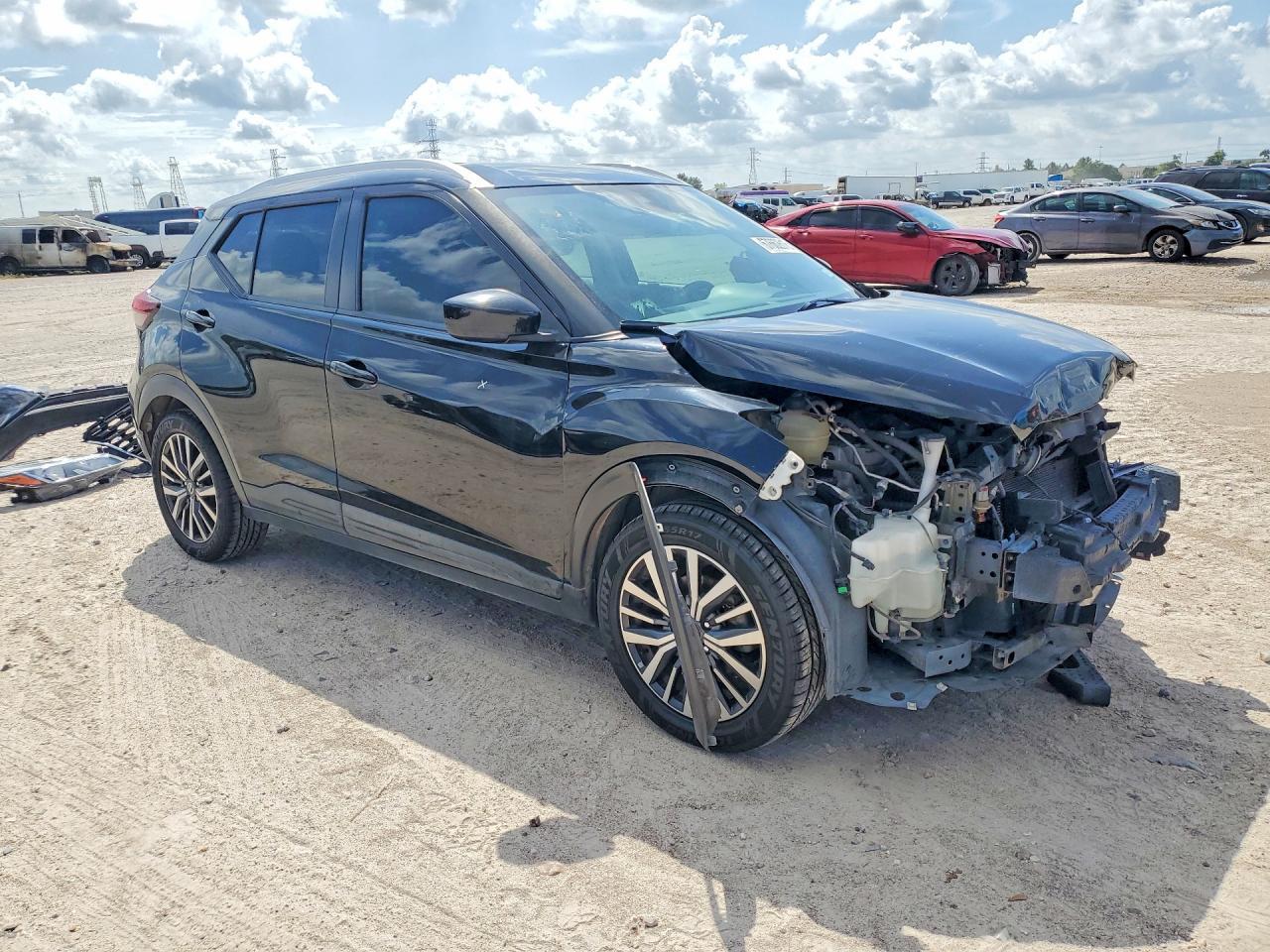 2021 NISSAN KICKS SV — Фото 4 из 14
