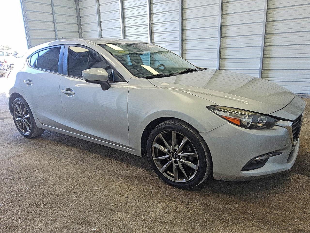 3MZBN1L36JM210541 2018 MAZDA 3 photo no. 4