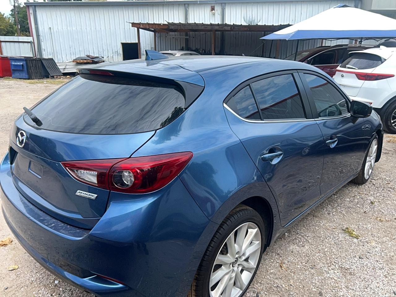 JM1BN1M36H1136143 2017 MAZDA 3 photo no. 4