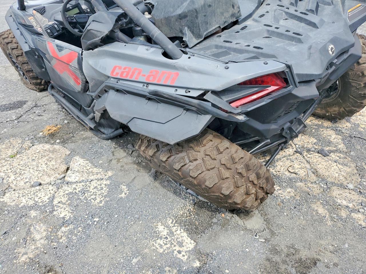 2026 CAN-AM MAVERICK X UTILITY VEHICLE — Фото 13 из 16