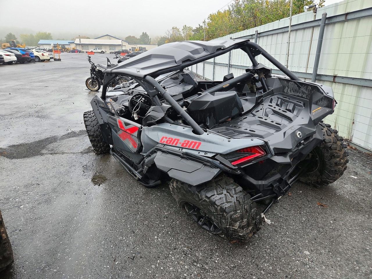 2026 CAN-AM MAVERICK X UTILITY VEHICLE — Фото 3 из 16