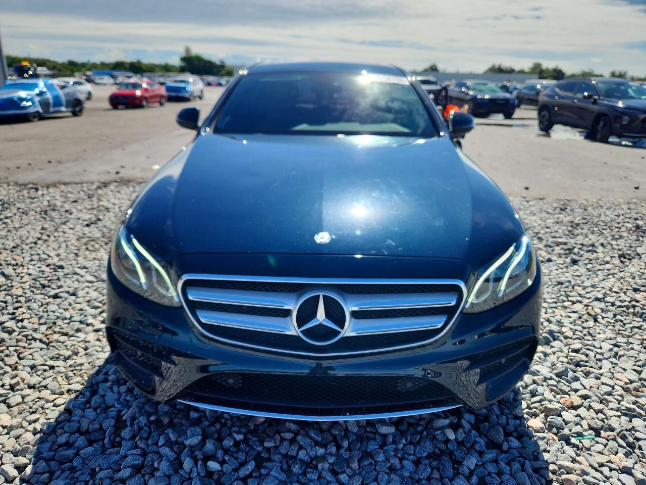 2017 MERCEDES-BENZ E 300 4MATIC — Фото 5 из 12