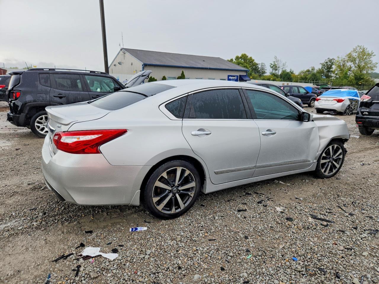2016 NISSAN ALTIMA 2.5 SR — Фото 3 из 12