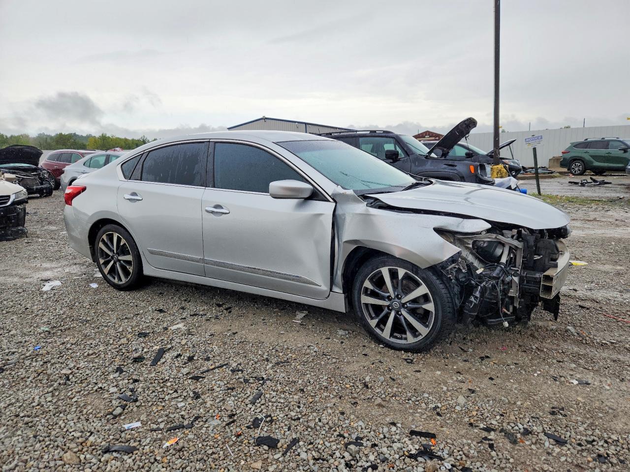 2016 NISSAN ALTIMA 2.5 SR — Фото 4 из 12