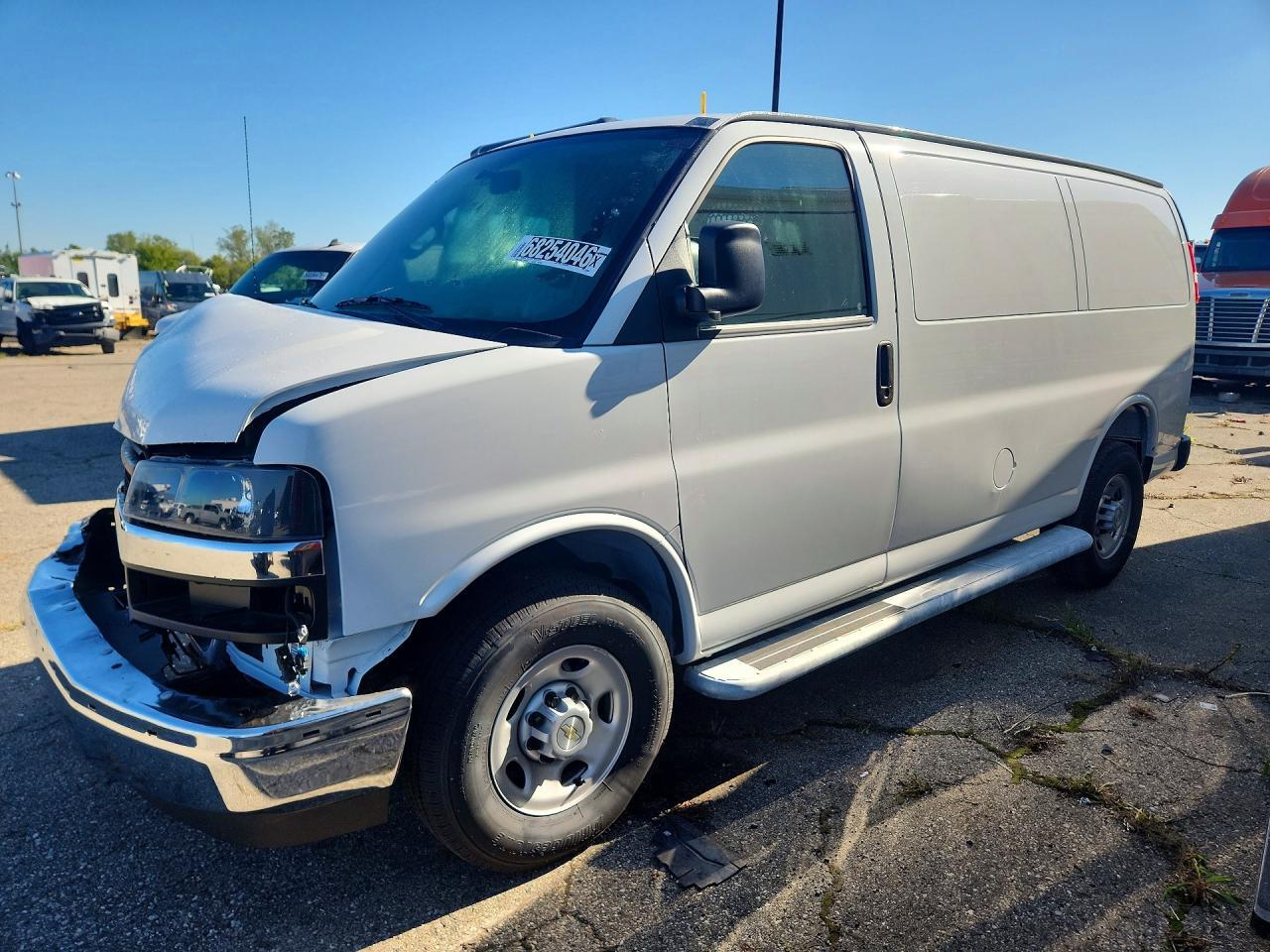 2026 CHEVROLET EXPRESS G2500 1GCWGAFP8T1263948