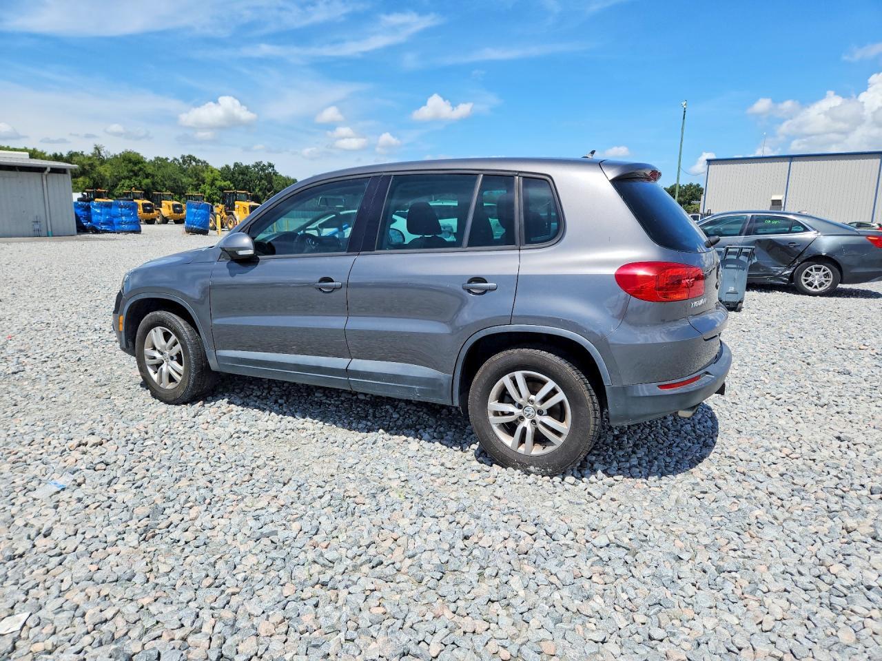 WVGAV3AX5DW620991 2013 VOLKSWAGEN TIGUAN photo no. 2