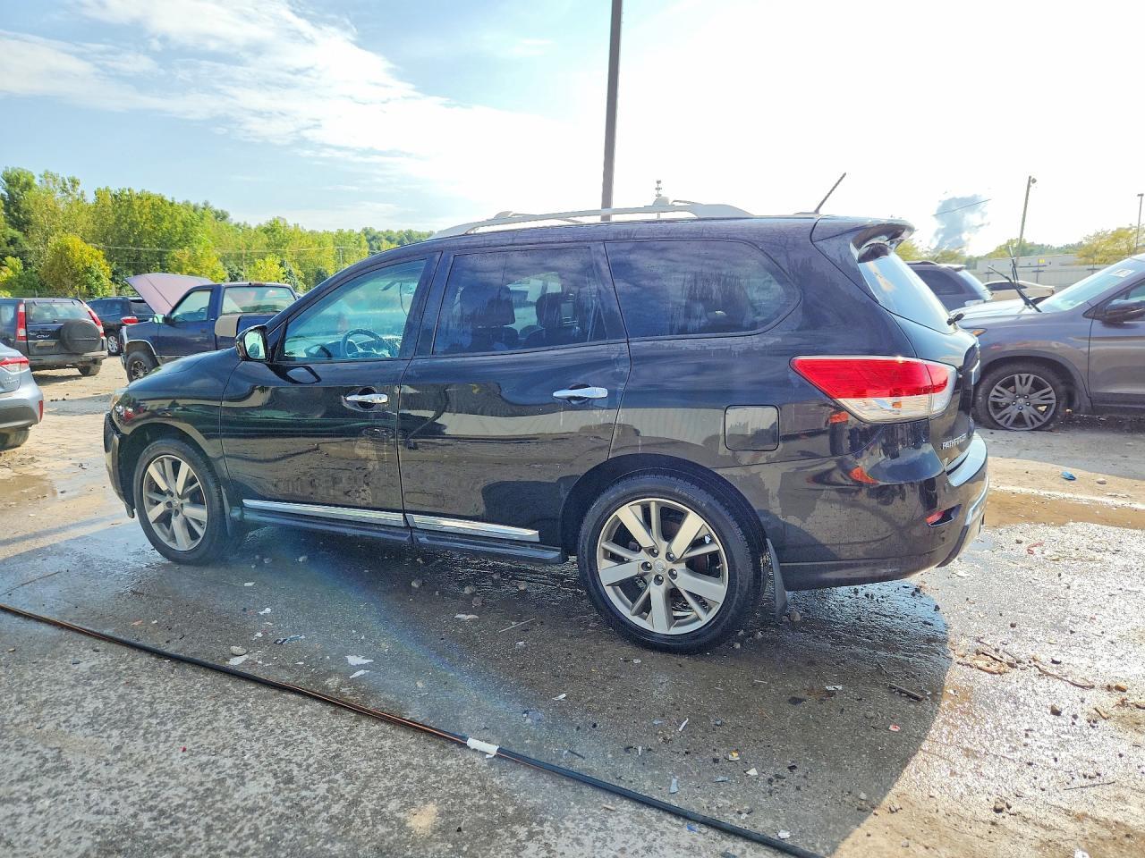 2016 NISSAN PATHFINDER PLATINUM — Фото 2 из 13