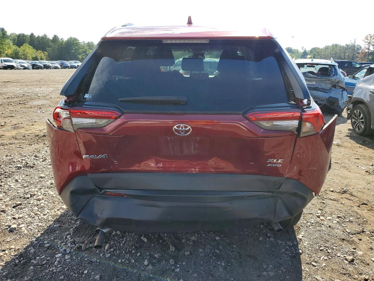 2022 TOYOTA RAV4 XLE — Фото 6 из 13