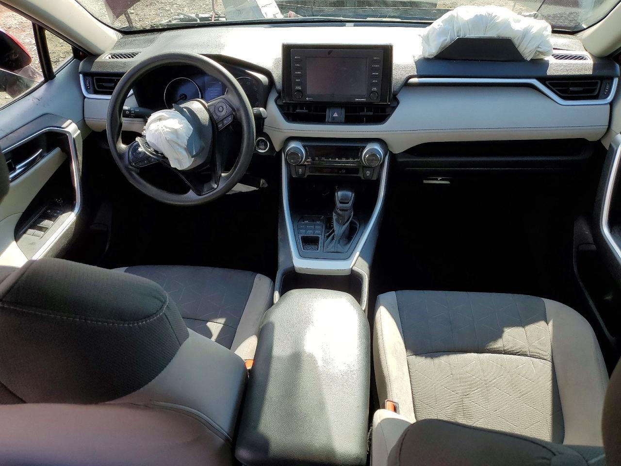 2022 TOYOTA RAV4 XLE — Фото 8 из 13