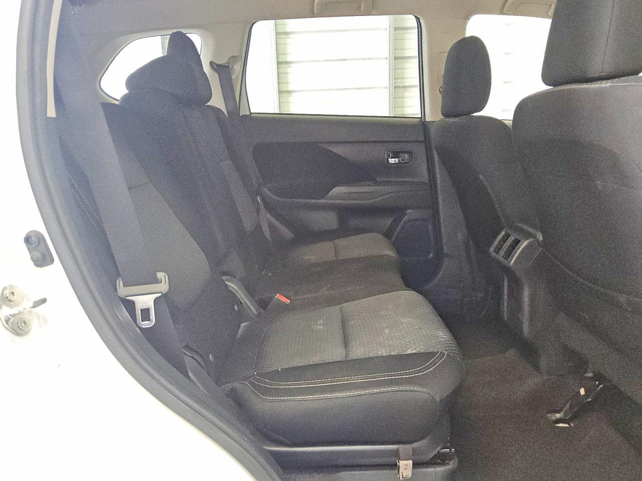 JA4AD2A37KZ013267 2019 MITSUBISHI OUTLANDER photo no. 11