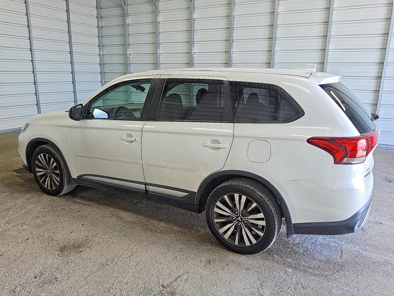 JA4AD2A37KZ013267 2019 MITSUBISHI OUTLANDER photo no. 2