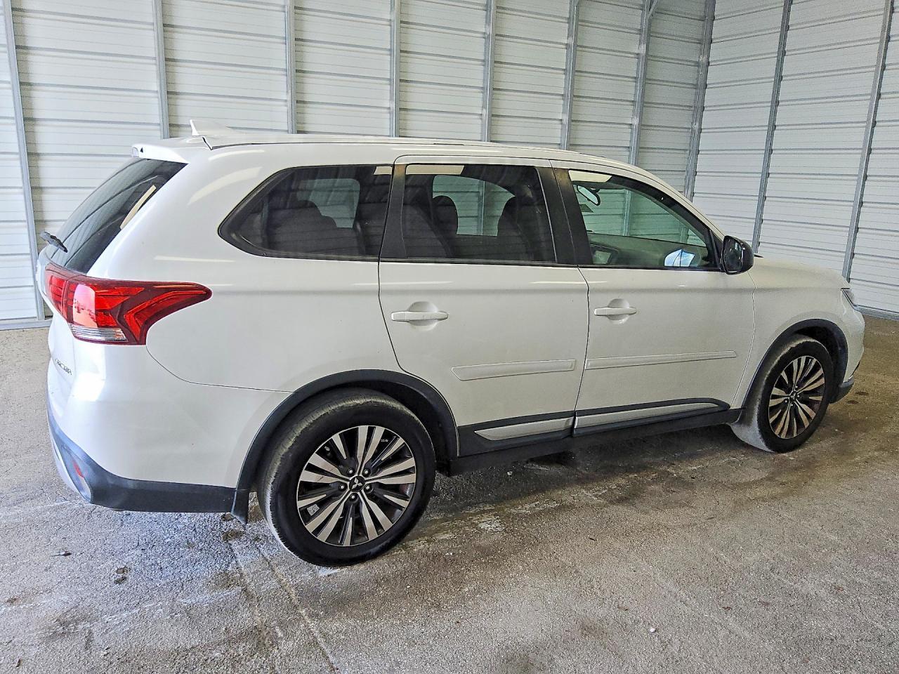 JA4AD2A37KZ013267 2019 MITSUBISHI OUTLANDER photo no. 3