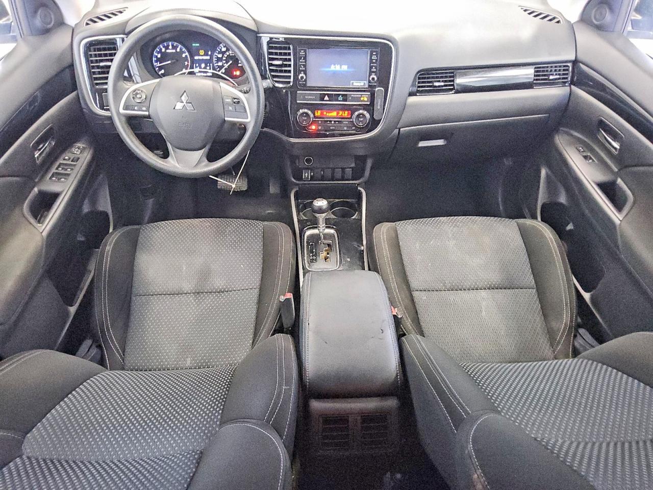 JA4AD2A37KZ013267 2019 MITSUBISHI OUTLANDER photo no. 8