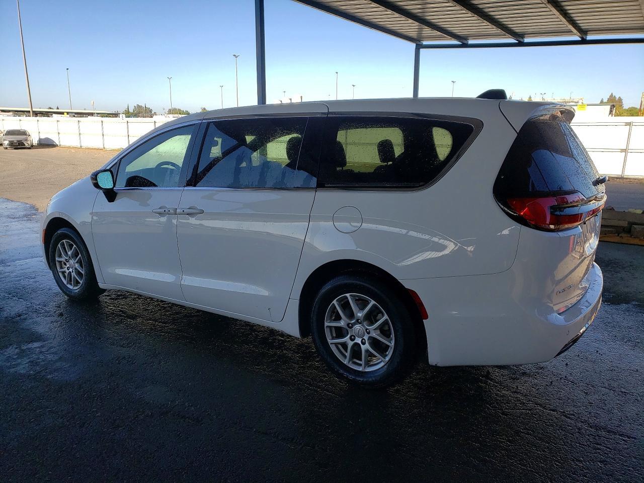 2C4RC1BG6TR172171 2026 CHRYSLER PACIFICA photo no. 2