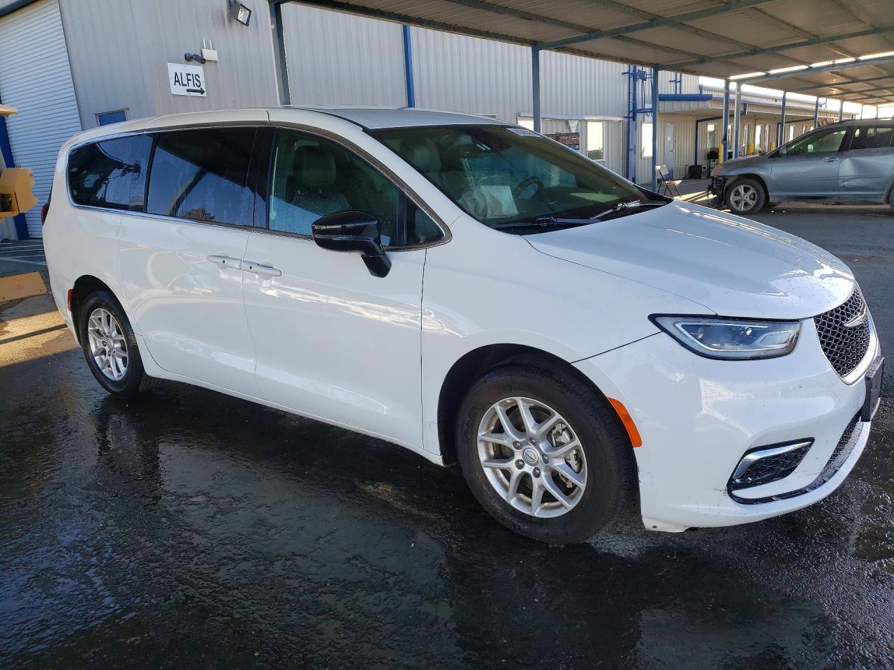 2C4RC1BG6TR172171 2026 CHRYSLER PACIFICA photo no. 4
