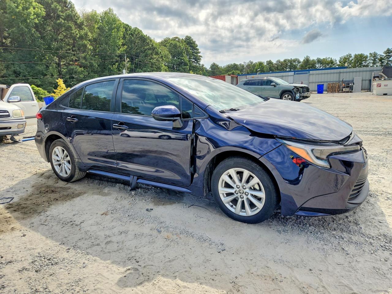 2023 TOYOTA COROLLA HYBRID LE — Фото 4 из 12