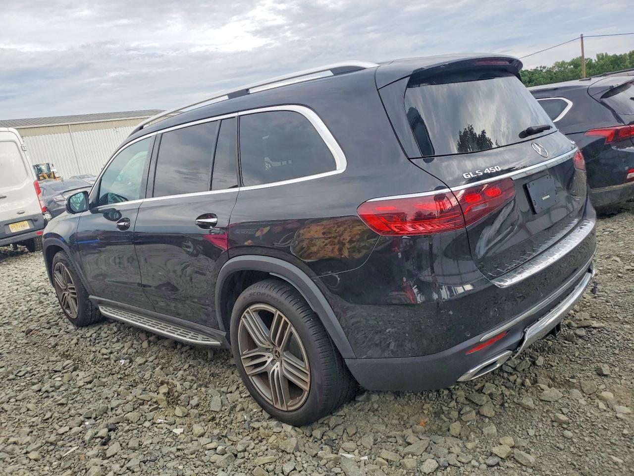 2024 MERCEDES-BENZ GLS 450 4MATIC — Фото 2 из 13