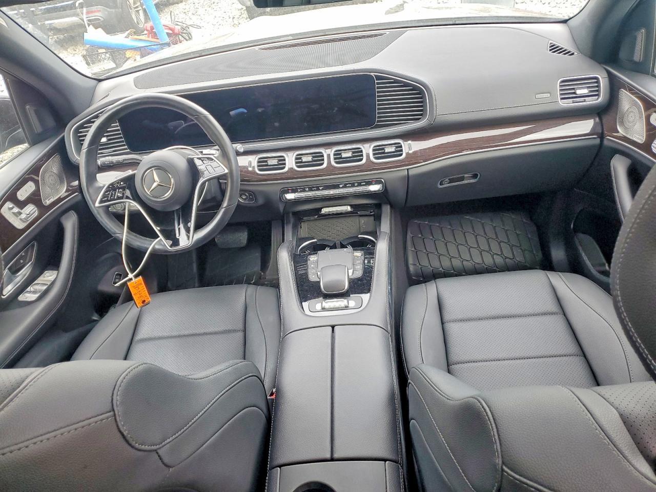 2024 MERCEDES-BENZ GLS 450 4MATIC — Фото 8 из 13
