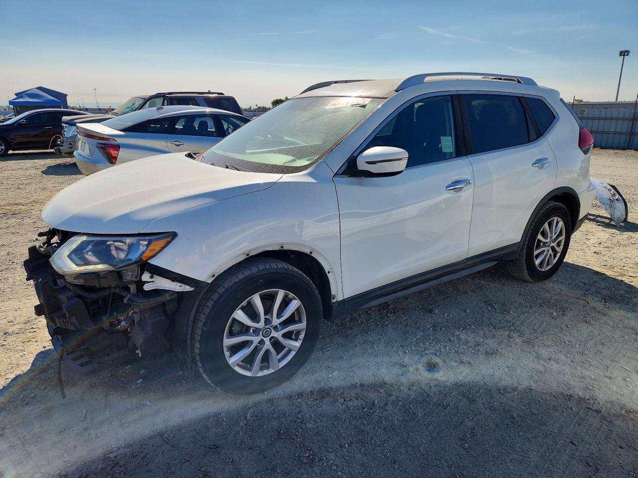 2017 NISSAN ROGUE KNMAT2MT5HP520886