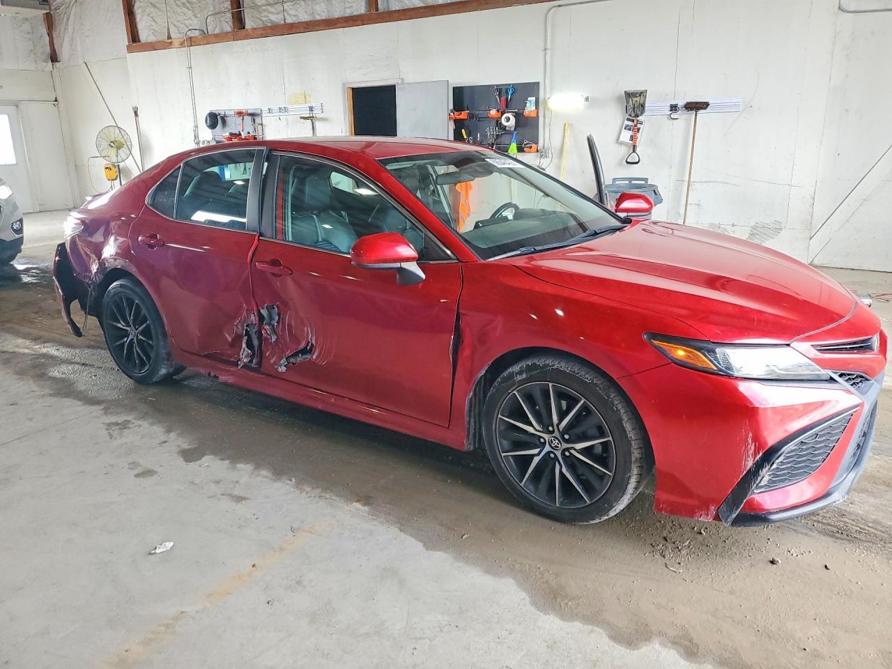 2021 TOYOTA CAMRY SE — Фото 4 из 12