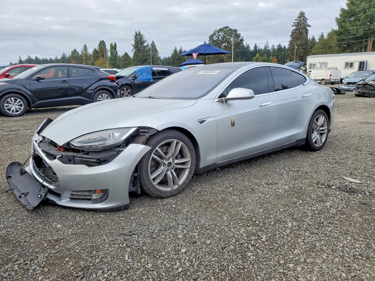 2015 TESLA MODEL S 5YJSA1H25FF090788