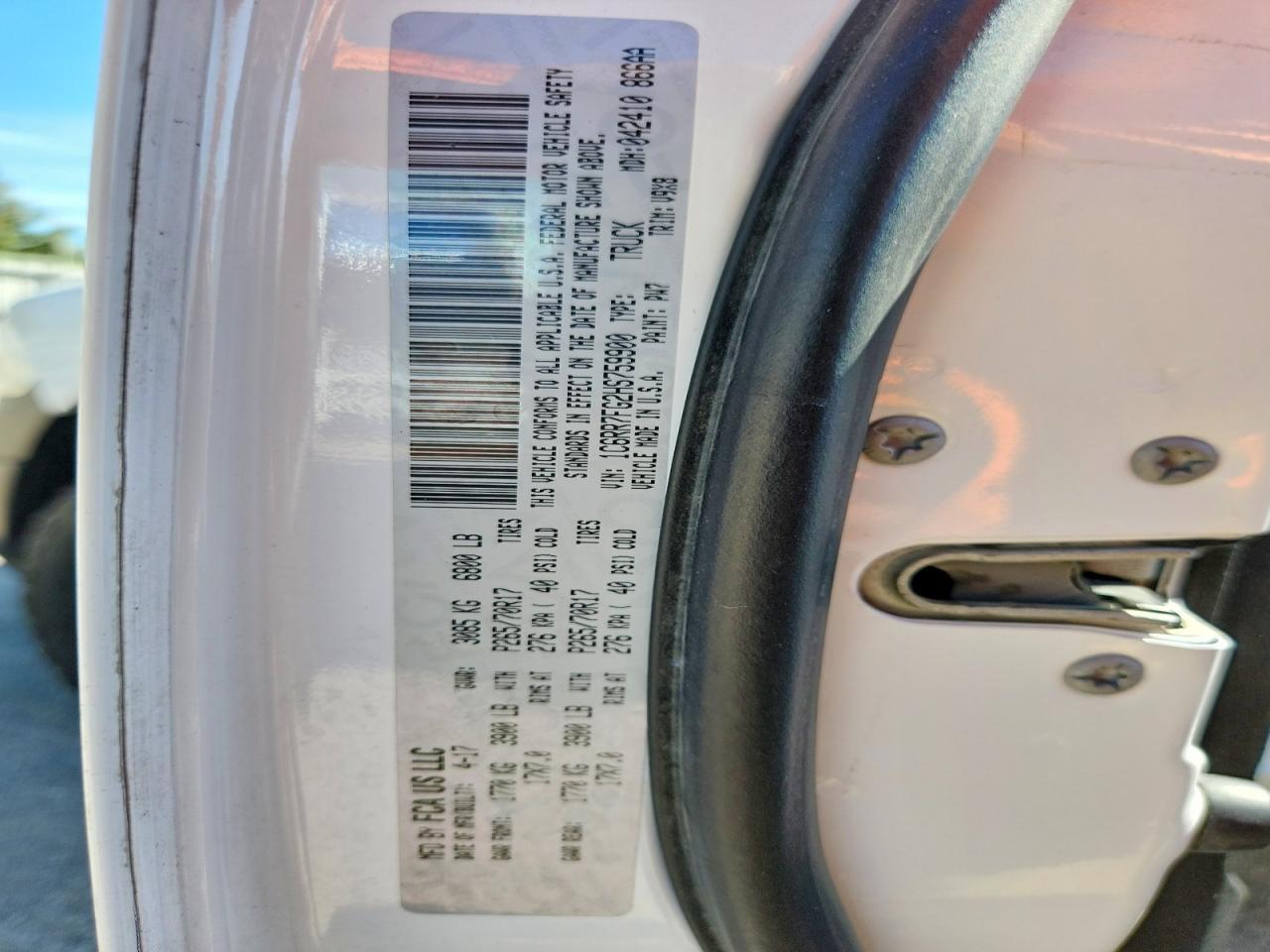 1C6RR7FG2HS759900 2017 RAM 1500 photo no. 12