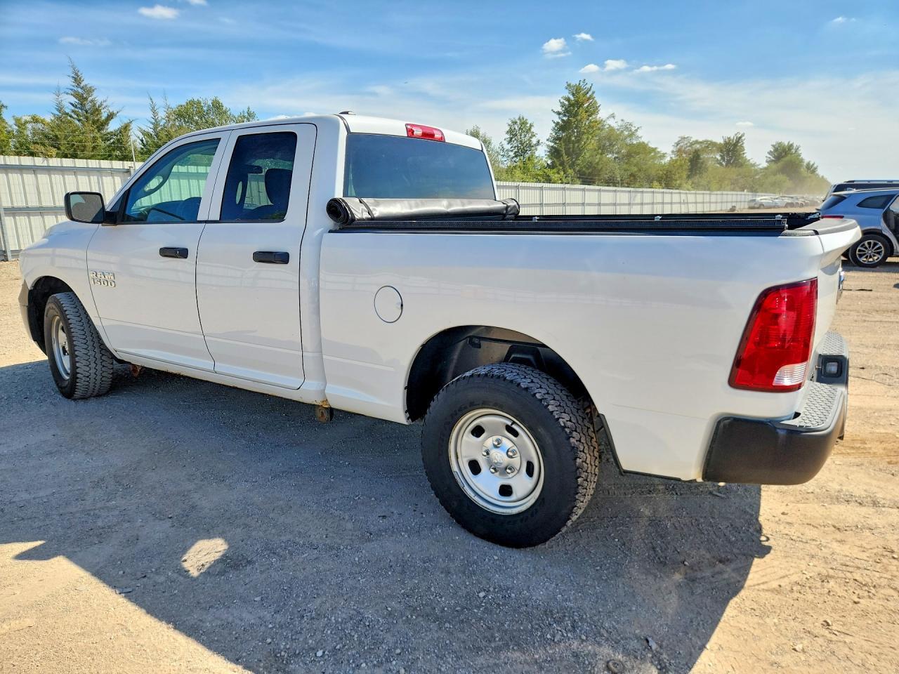 1C6RR7FG2HS759900 2017 RAM 1500 photo no. 2