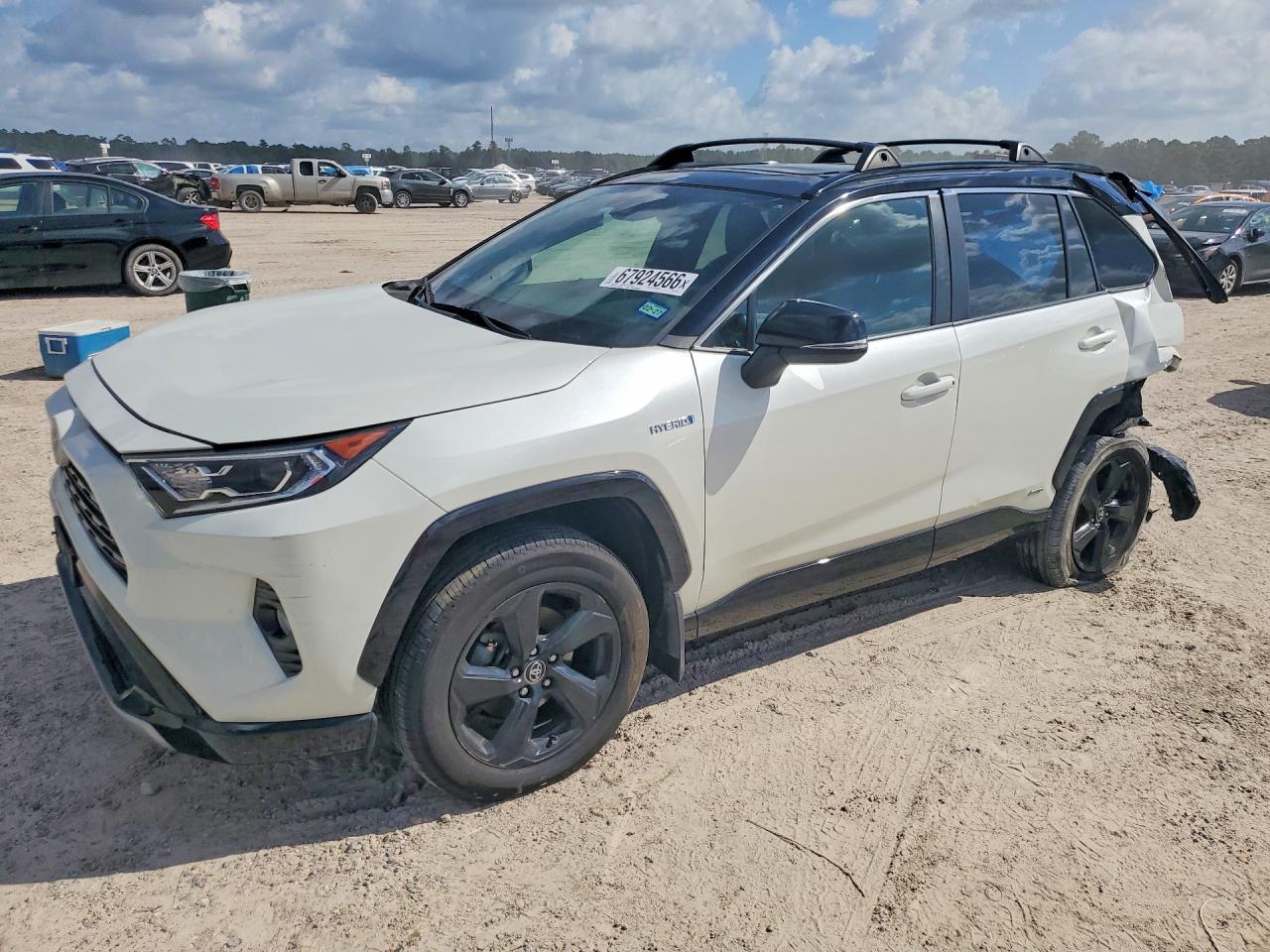 2020 TOYOTA RAV4 XSE