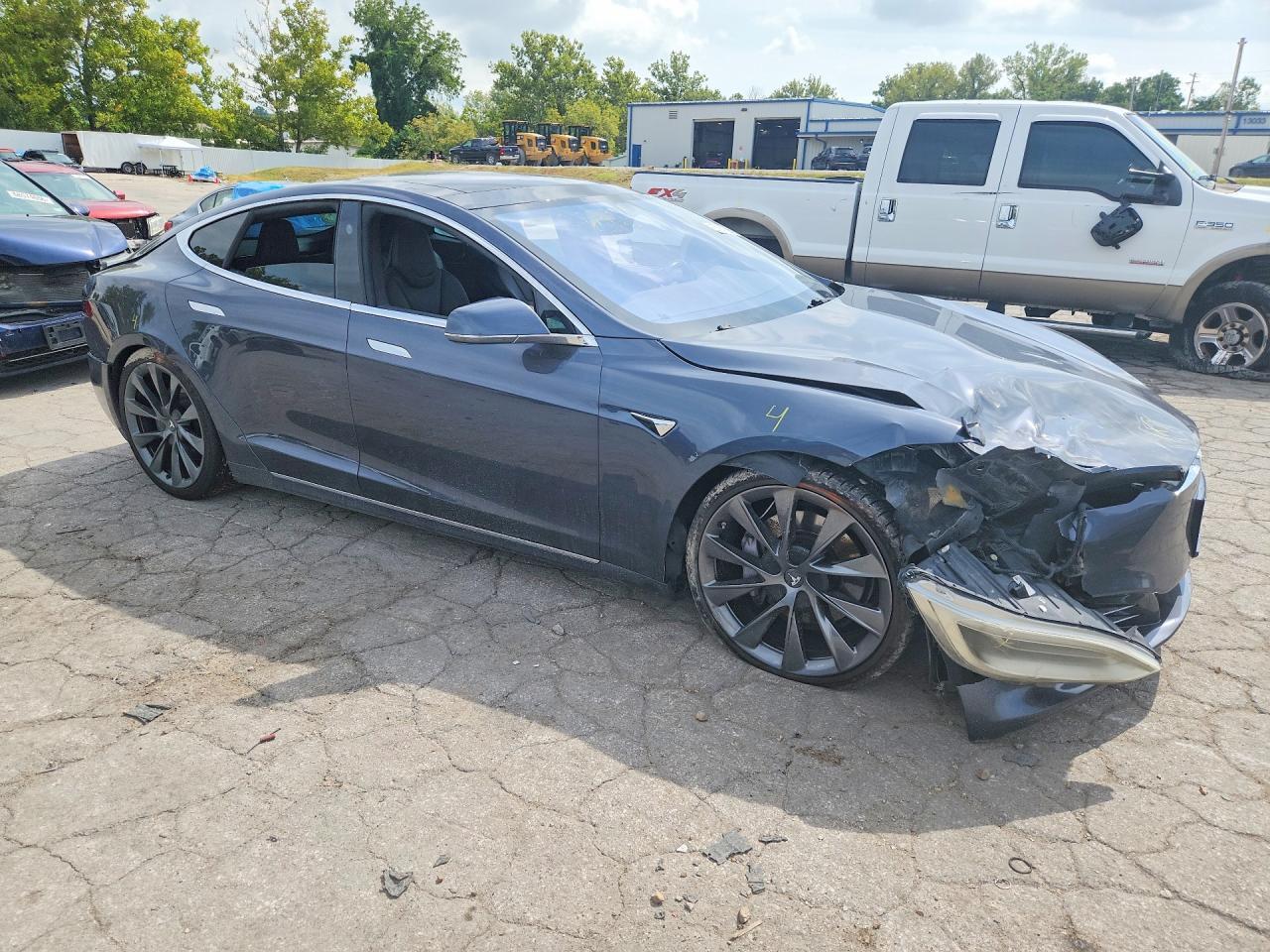 2018 TESLA MODEL S — Фото 4 из 12