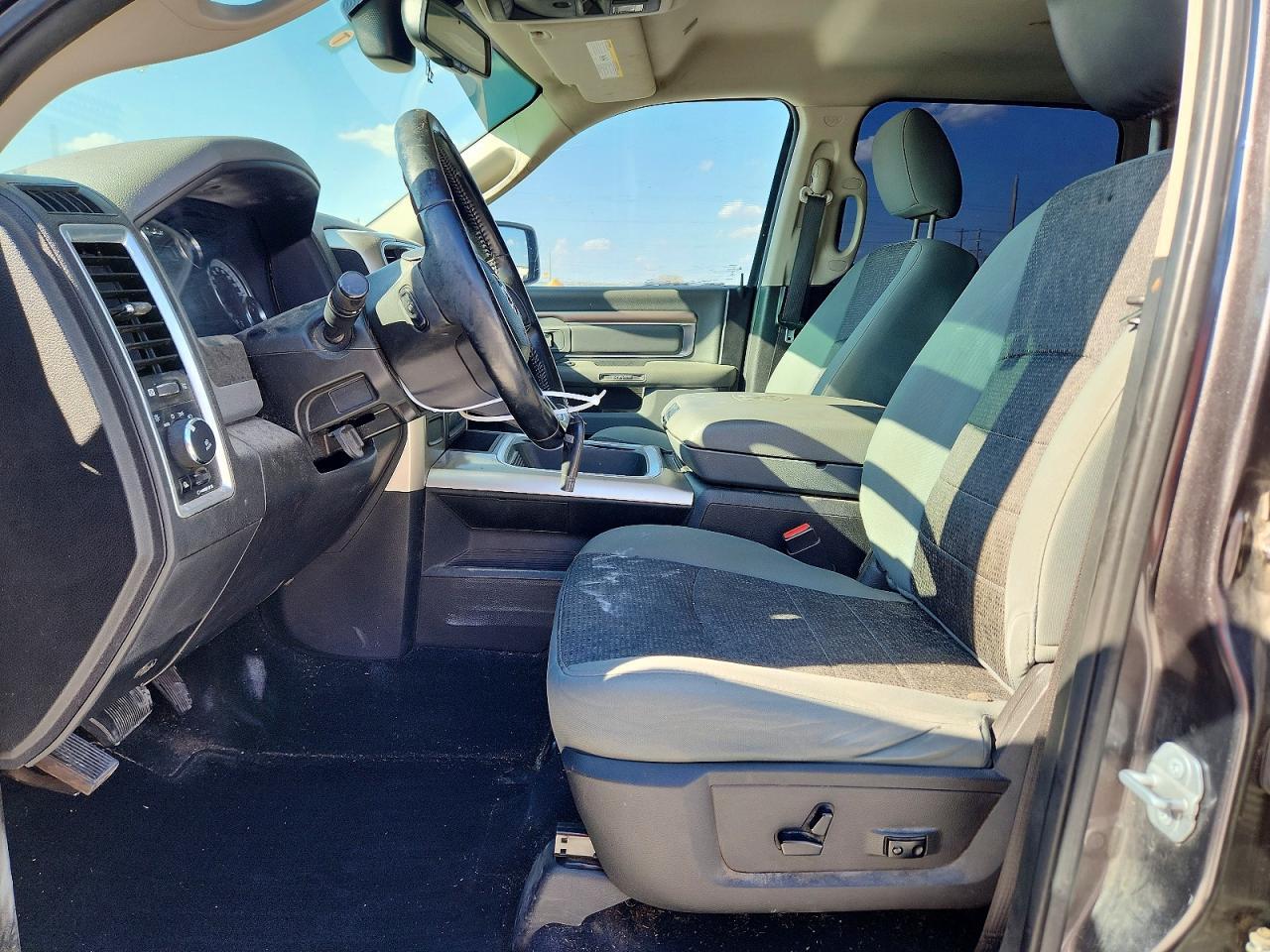 2019 RAM 1500 CLASSIC SLT — Фото 7 из 13